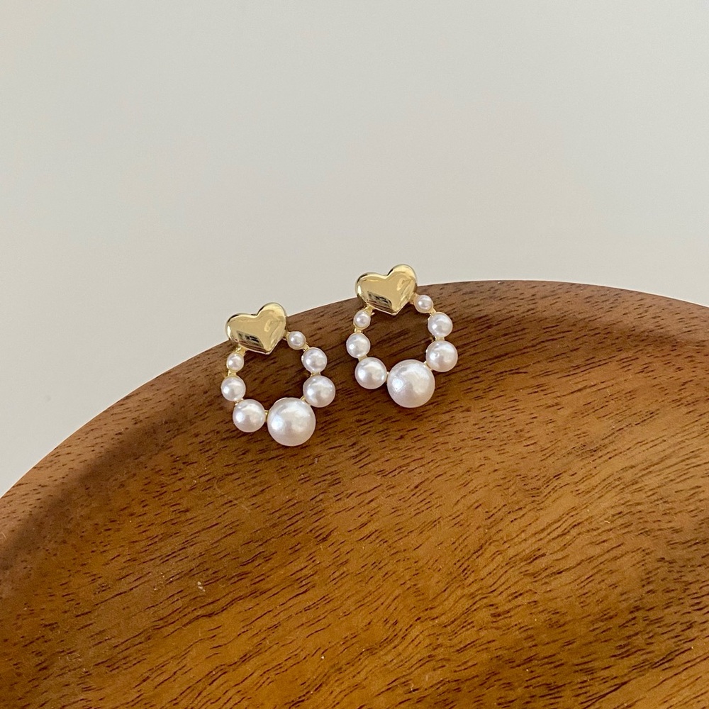 4/$15 Gold Heart White Pearls Studs Earrings